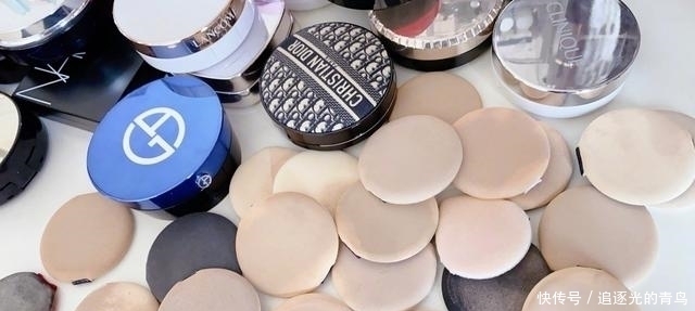  美妆蛋|上妆工具怎么选？刷子、美妆蛋、粉扑，教你如何挑选适合你的工具