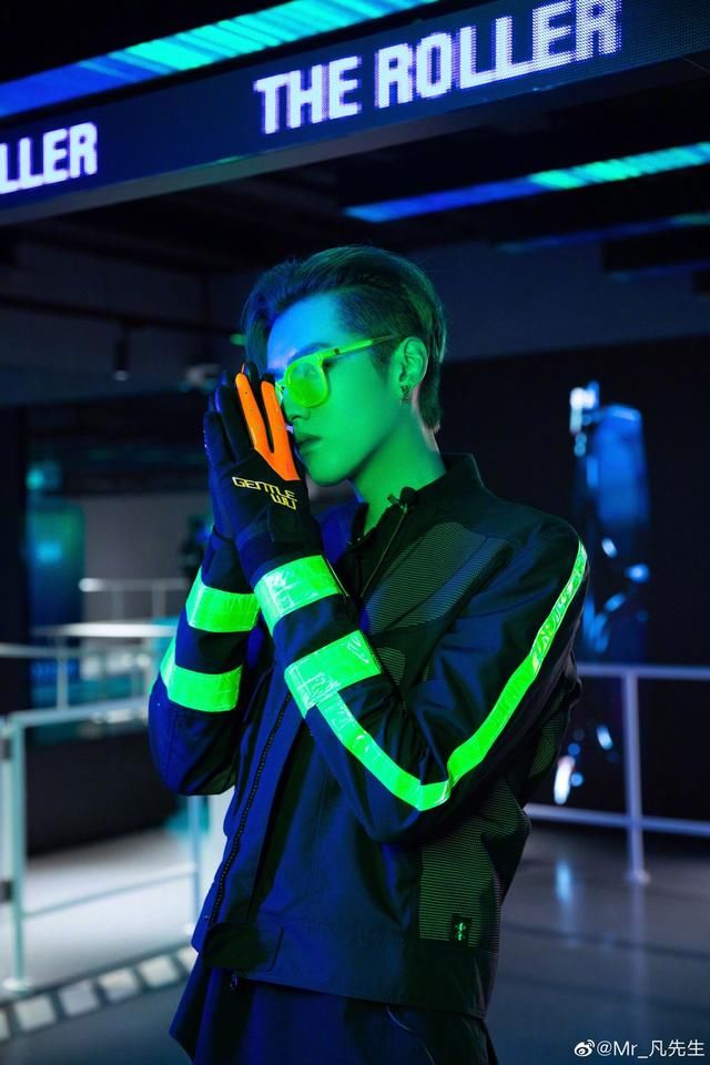  剪头|200723 吴亦凡剪头后续：亮眼绿发现身THE ROLLER限时空间