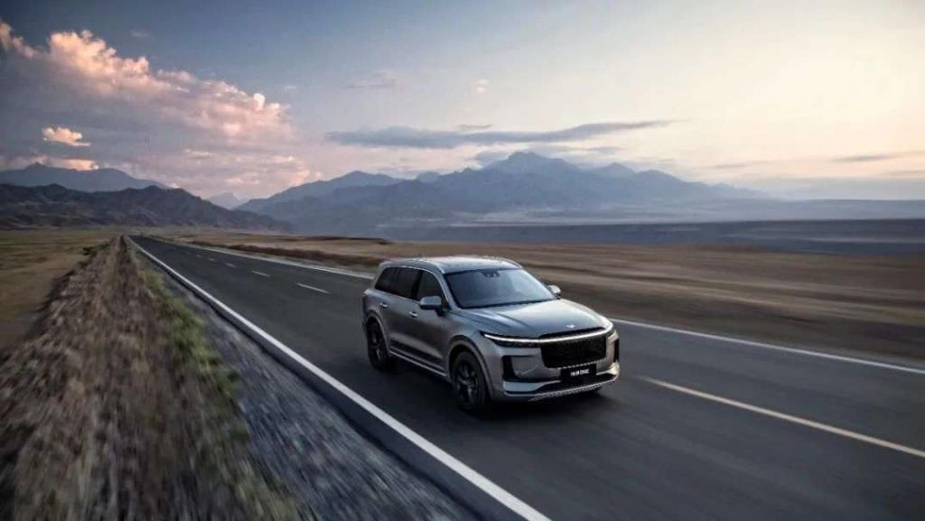 昨晚|昨晚，80后李想再次敲钟：市值百亿美元