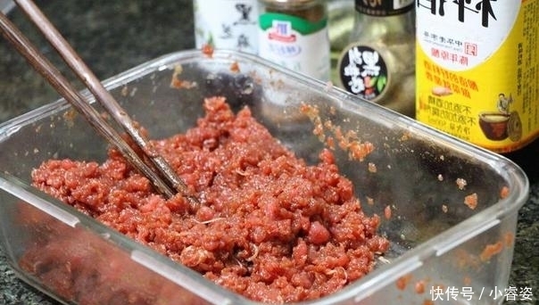 牛肉饼|家庭版牛肉饼制作教程,调馅有讲究冷藏1小时,汁多还鲜香