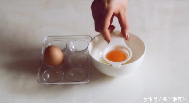 拔丝|网红拔丝蛋糕,教你在家轻松做,松软香甜,掰开就拔丝