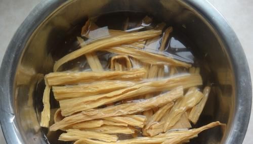  夹生|冬天泡腐竹，不要直接放到水里，学会饭店的做法，用时短还不夹生