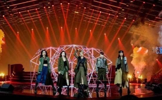  发大水|《浪姐》1组彻底逆袭！两位选手票数发大水，张雨绮进入淘汰名单