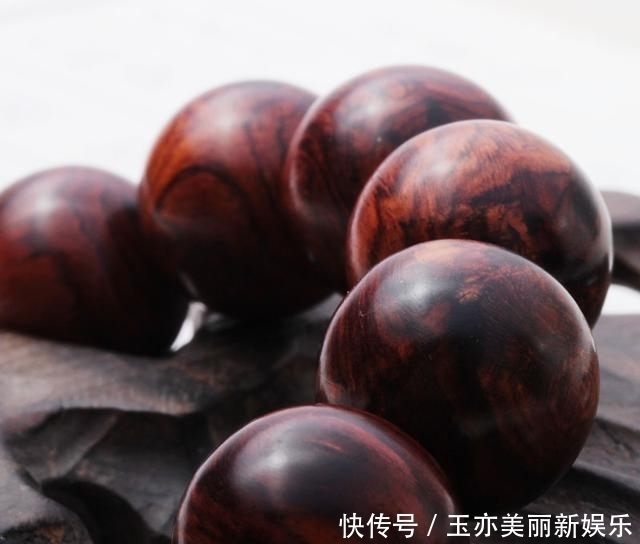  黄花梨|不就是个木头椅子吗 这张黄花梨的椅子凭什么能卖七千万