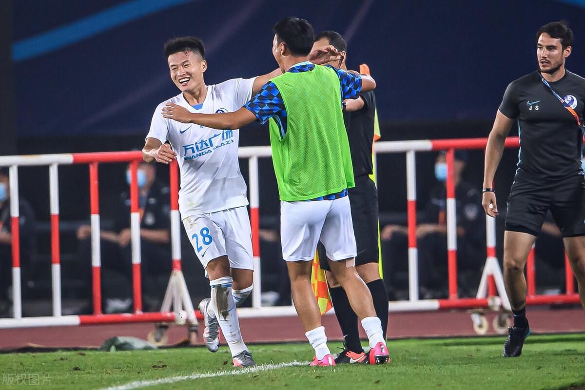  后防|意外！大连人最弱一环成战胜鲁能关键，赛后评分7.91全场最佳