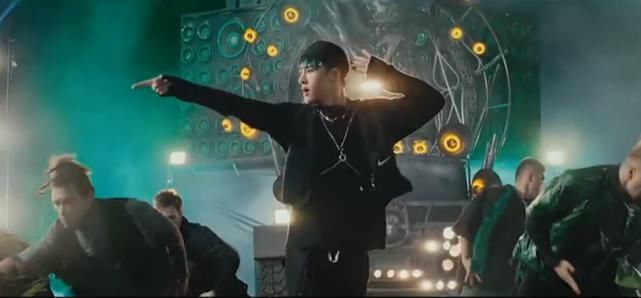  王一博|《这就是街舞》：张艺兴舞蹈得无数好评，王一博却对倒数第一不服