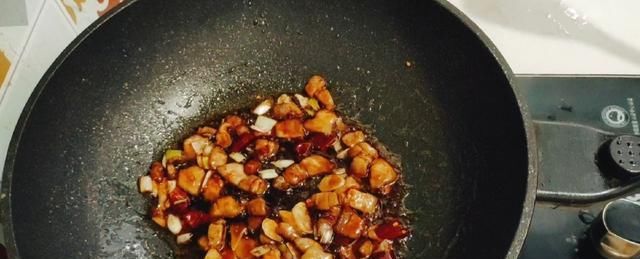  吃不完|巧用三伏天把吃不完的黄瓜晒成干，留着冬天炒肉吃，又香又脆