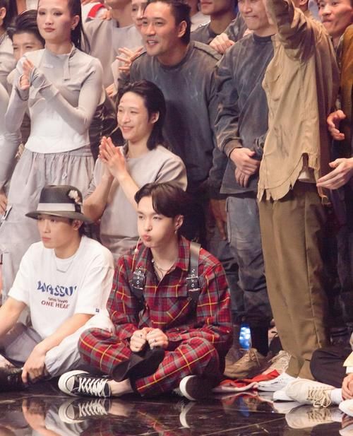  叫绝|表白来了，王嘉尔让人心动，张艺兴好会，王一博和队员互动才叫绝