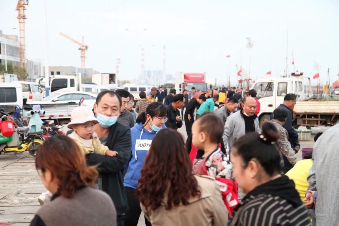 海鲜|实地探访！海鲜便宜了吗？你猜哪种海鲜卖得最火？