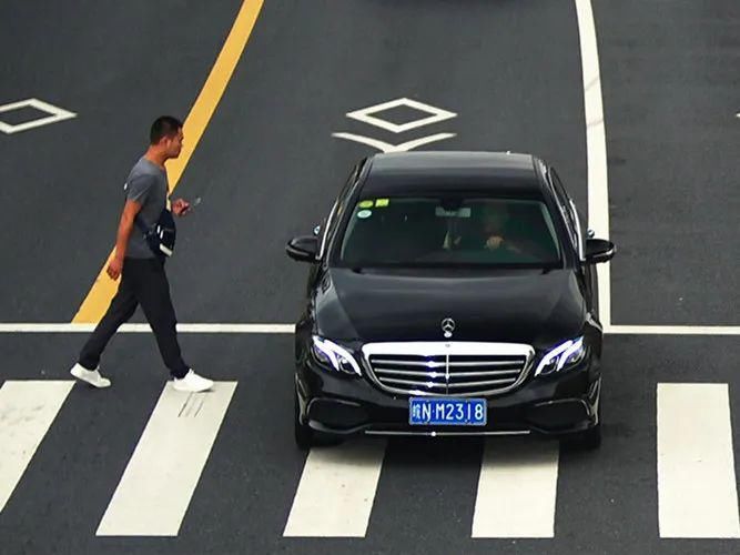 解放路瑶海|奔驰皖NM2318,你被曝光了