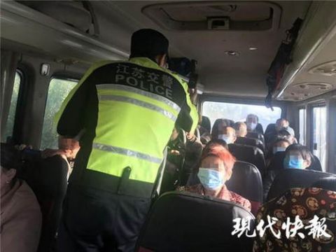 民警|黑车老板说车里17人都是他亲戚，你信吗？