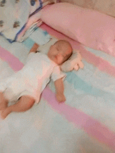 搞笑|搞笑GIF:妹子,不管你的球技怎么样,光看你这样的姿势我必须给你满分