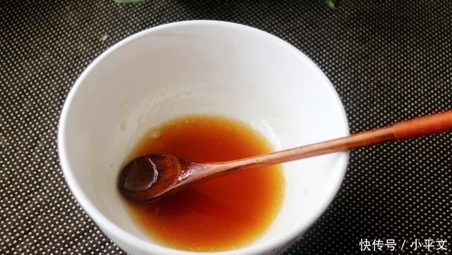 金针菇|又一道零难度的下饭菜,蒸8分钟,连汤汁都不想剩