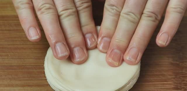 饺子皮|饺子皮别只会包饺子,教你特色新吃法,比包子简单,比饺子好吃