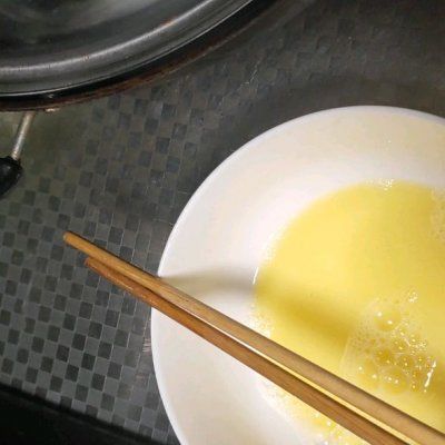 好吃|这道猪肉青椒饺子锅贴，怎么做都好吃