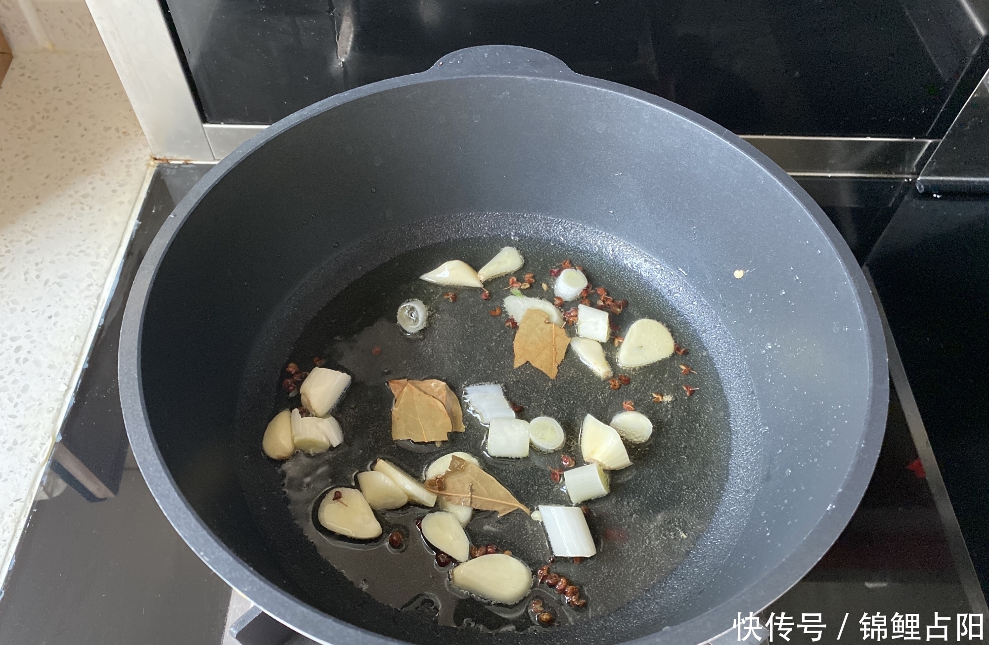 去腥|炒鸡胗不要直接焯水去腥，多加这一步，鸡胗又鲜又嫩又入味