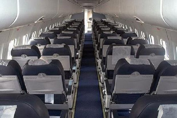 乘客|男子飞机上猥亵20岁女乘客90分钟，并与其搭讪，被抓后：她没反抗