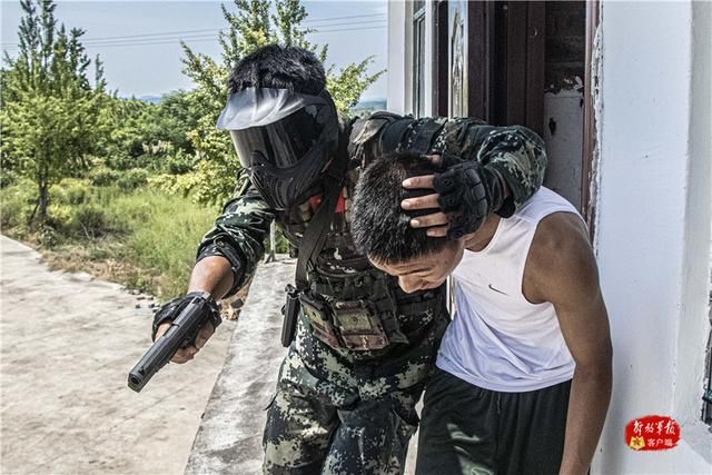 捕歼|密林深处，武警特战队员山林地捕歼战斗打响