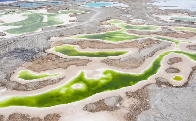  湖水|大柴旦：五彩谷天地雄奇之峻，翡翠湖水云婉约之华，柴达木探秘4