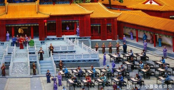 后人|秦桧后人路过岳飞墓,受到随行众人调侃,说出一句话流传至今