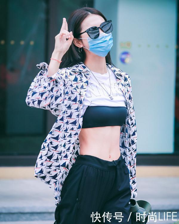  不火不|曾可妮决赛跳舞把肩带都跳断了舞台反应能力太强，不火不应该