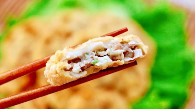  家常|入秋的莲藕最脆，家常版藕盒做法，老公1次能吃10多个