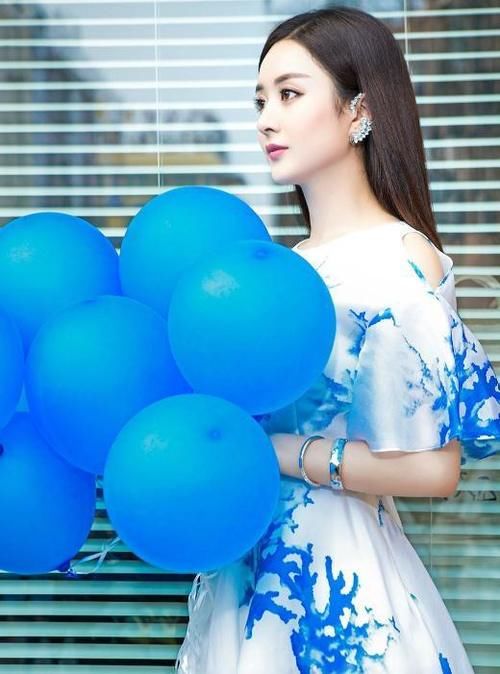  新造型|赵丽颖《中餐厅》新造型面世，这满满的少女感，真的是生过孩子吗