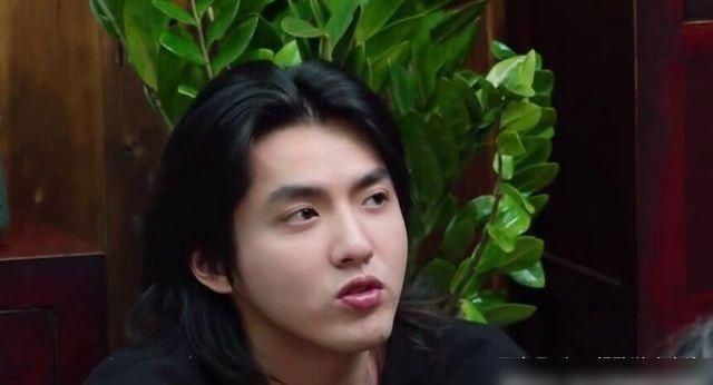  黄磊|问《向往3》黄磊问吴亦凡和张艺兴年龄差异