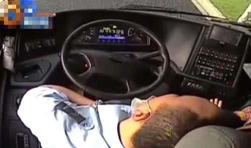 意识|司机失去意识前忍痛停车：哪有什么岁月静好，不过有人在负重前行