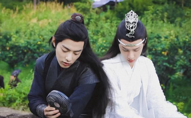  王一博|太努力！曝博君一肖站姐又发新花絮，王一博生气罚肖战吃抄手