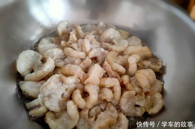 嘎嘣脆|80后童年时代,解馋的鸡冠油渣,入口嘎嘣脆,真香