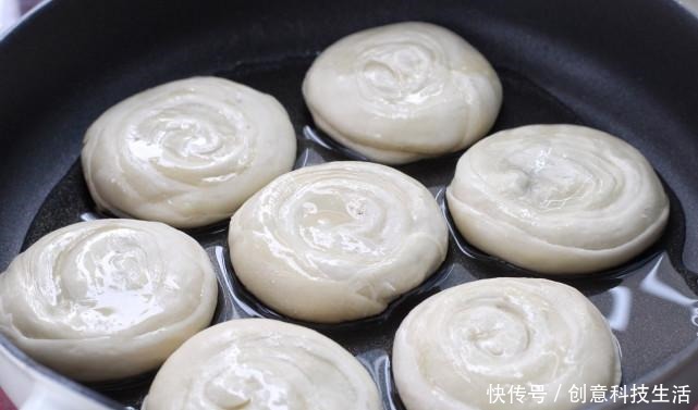 保证|油酥饼做法并不难,掌握正确配方和比例,保证层层酥脆一碰就掉渣