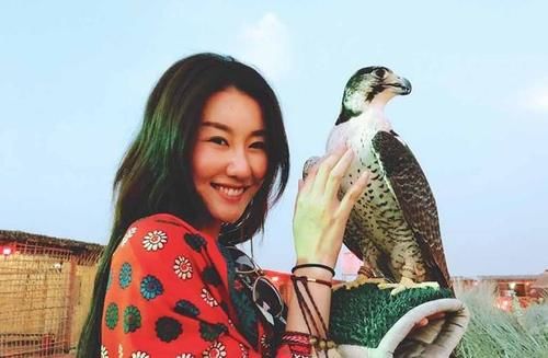  低调|王宝强低调现身少林寺！身材消瘦着装简单，身边不见冯清身影