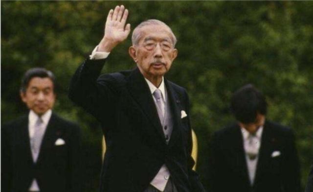 日本|日本投降后,美军将领问天皇:你为何不切腹?他说4个字无耻至极