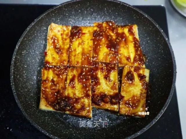 小吃|铁板豆腐:平底锅就能搞定,秒杀街边小吃