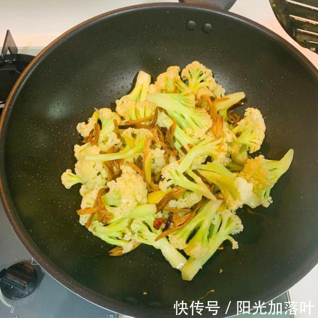 花菜|金针菜炒花菜，简单快手菜