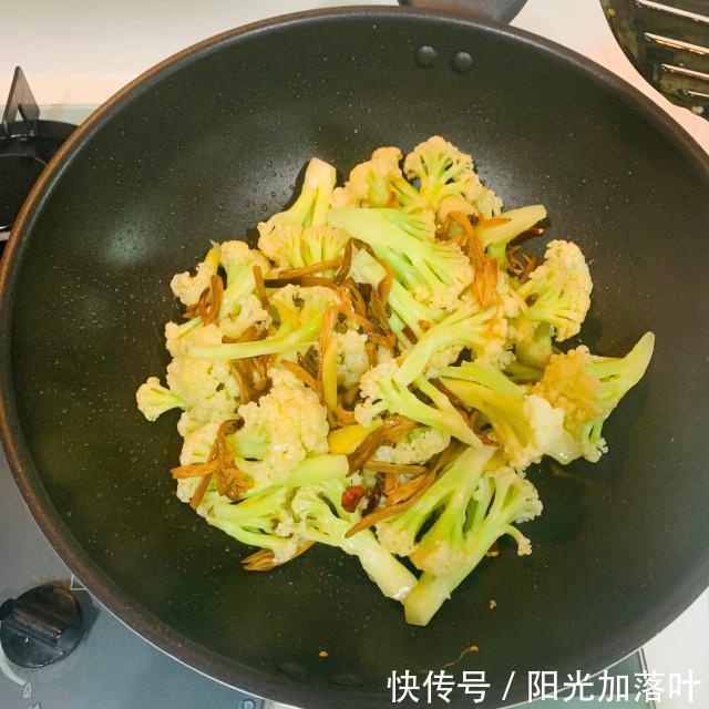 花菜|金针菜炒花菜,简单快手菜
