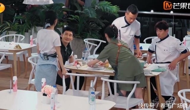 赵丽颖|赵丽颖睡不着喝中药,晚上怕冷睡前还戴帽子,不帮忙洗碗起的最晚