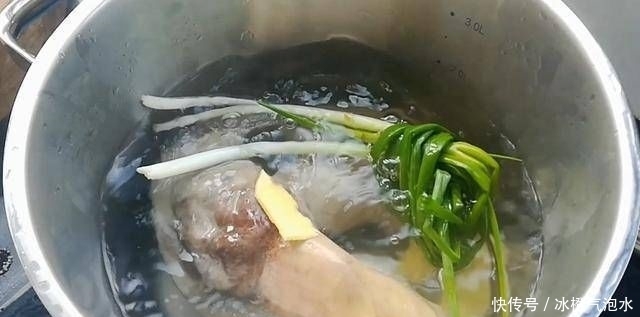 淮扬|厨师淮扬教你如何用白水果做猪肚,美味可口,擦洗是关键