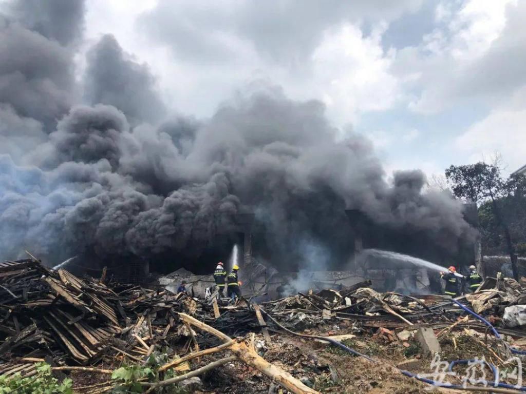  消防|暮鼓晨钟 | 工厂突发大火浓烟滚滚，企业这四项防火措施不能省