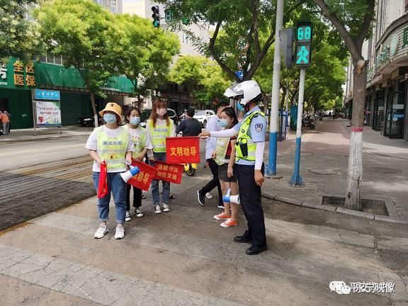 文明交通劝导|【永宁警事】我是文明劝导员，我为创城“喊话”