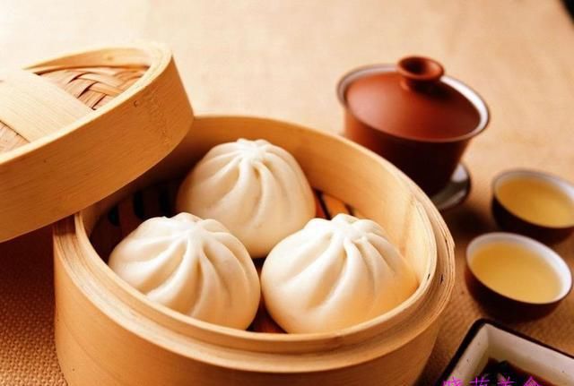 锅中烧水|牛肉蒸包、白菜水饺、牛肉夹馍的家常做法,营养美味