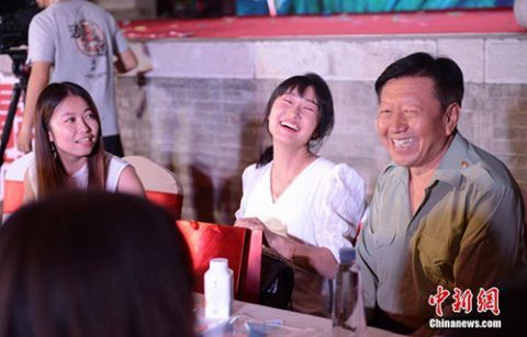  孩子|呼和浩特举办相亲会 家长替孩子来“相亲”