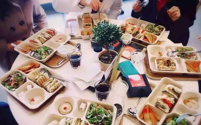  口气|还没能喘口气，就已经40岁了：第一批80后，生活还在继续