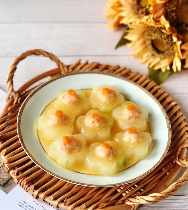  冬瓜|颜值爆表的虾滑酿冬瓜，端上桌的那一刻就惊艳全场了