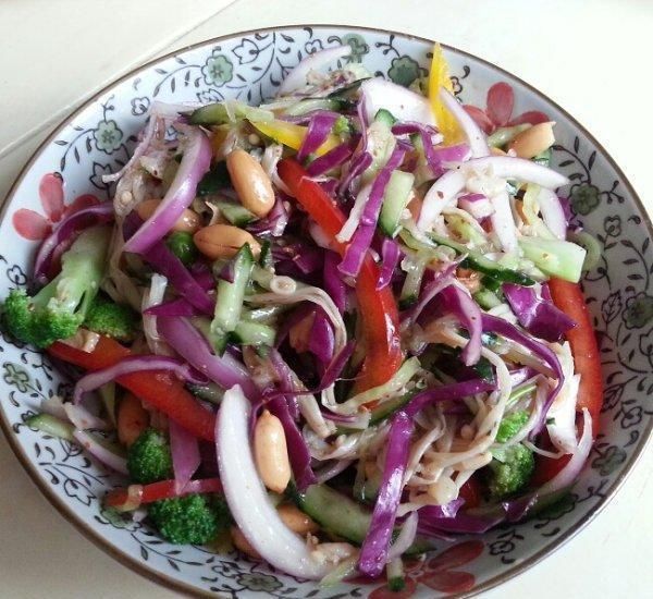  金针菜|美食严选：话梅猪蹄，肉片炒素鸡，缤纷拌菜，金针菜炖五花肉