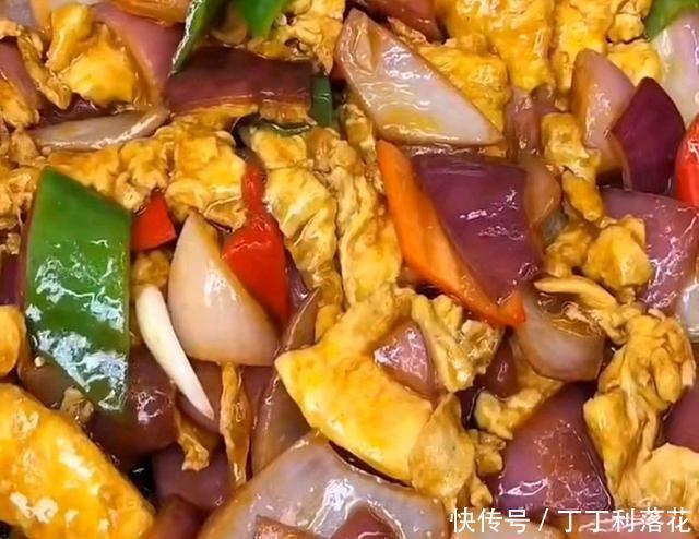  锅中|清淡的四菜一汤，花了仅14元，却吃嗨了一家人，幸福和物质没关系