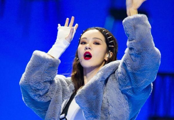  乘风破浪|《乘风破浪的姐姐》成团名单，王霏霏爆冷卡八，她C位出道