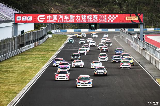 转向|601号赛车被撞，轮圈缺一块还能完赛。818号赛车突然无法转向