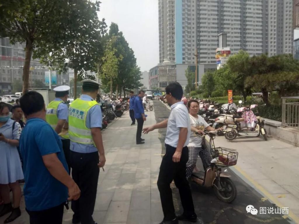 乱停乱放|临汾夜间停车开始重点整治